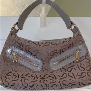 Taupe Simply Vera handbag with interior pockets